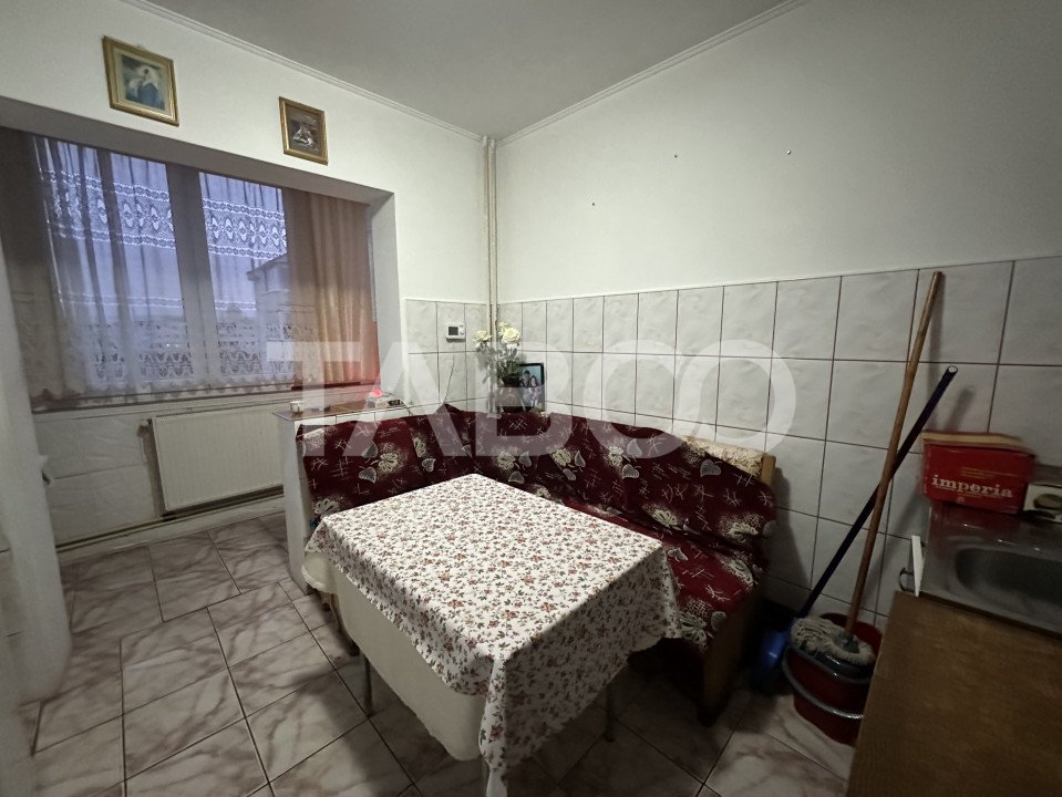 Apartament 2 camere 50 mpu 2 balcone beci etaj 3 Zona Castanului