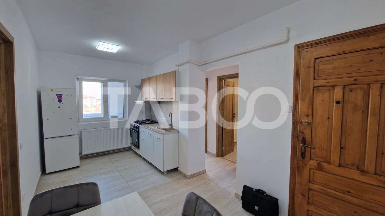 Apartament 2 camere de inchiriat la etajul 2 cu balcon zona Siretului