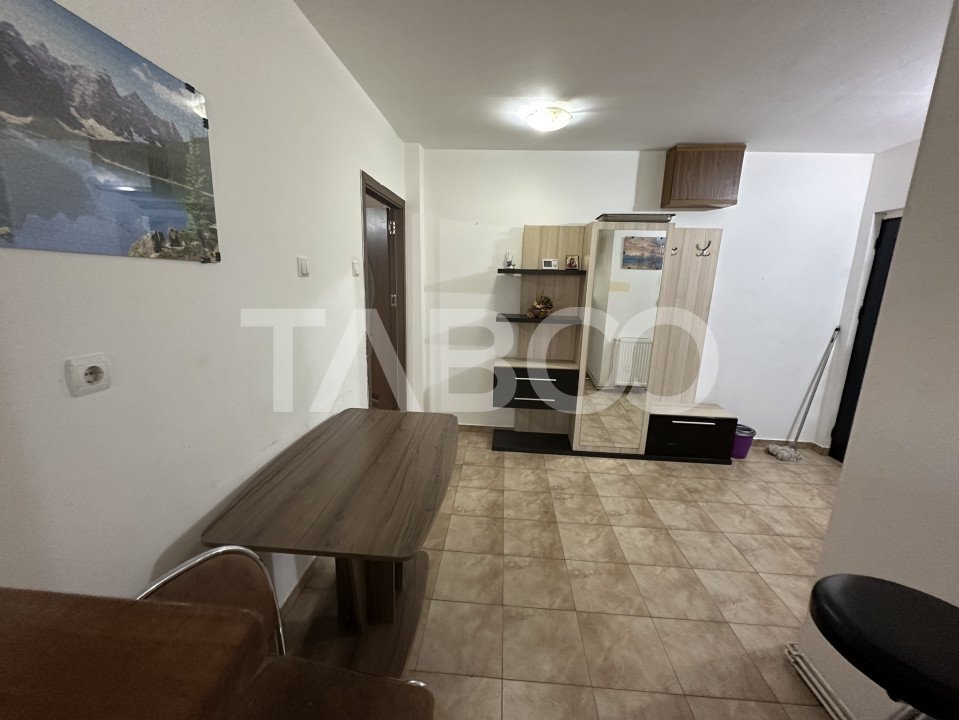 Apartament 2 camere etaj intermediar zona 1 Decembrie Fagaras