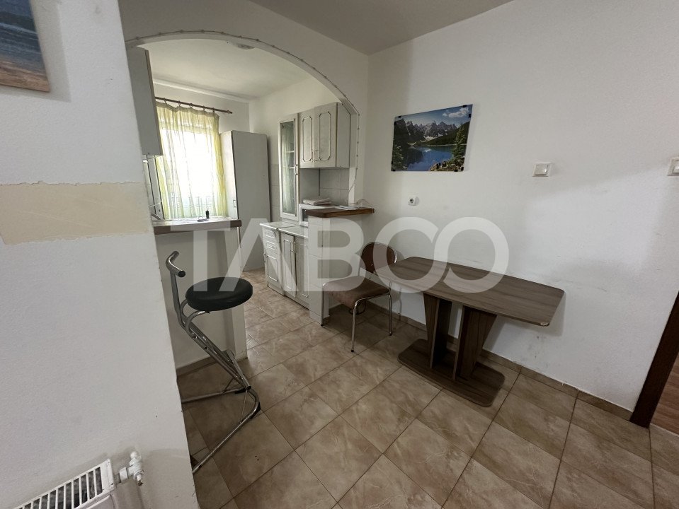 Apartament 2 camere etaj intermediar zona 1 Decembrie Fagaras