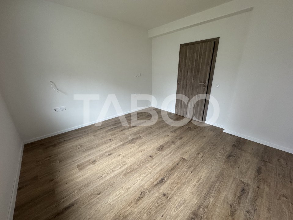 Apartament 3 camere 2 bai 72 mpu cu balcon de 15 mp si loc parcare