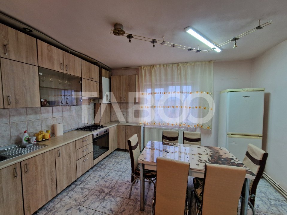 Apartament 3 camere de inchiriat 2 balcoane lift Terezian Sibiu