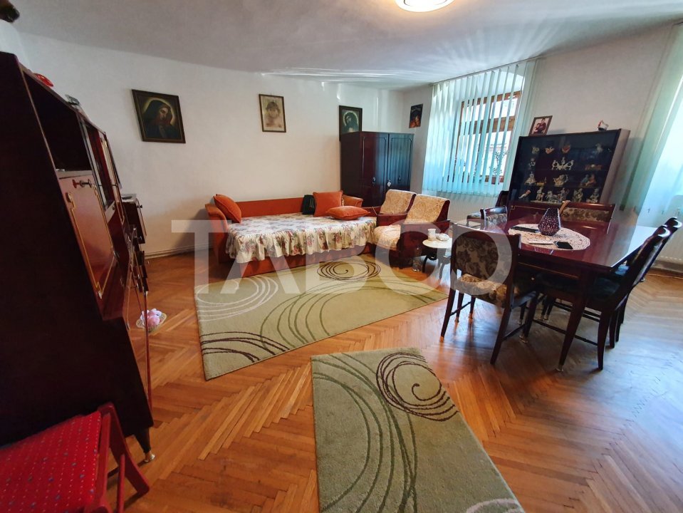 apartament-3-camere-decomandat-si-curte-de-vanzare-orasul-de-jos-P4292