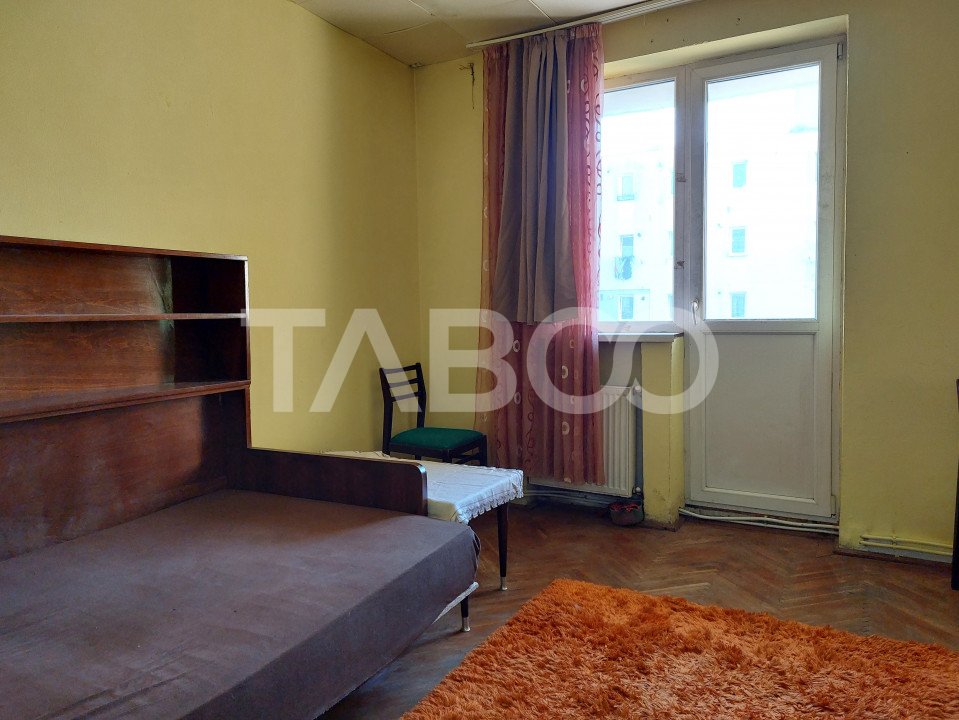 Apartament 3 camere etaj 2 balcon pivnita Piata Noua Cisnadie