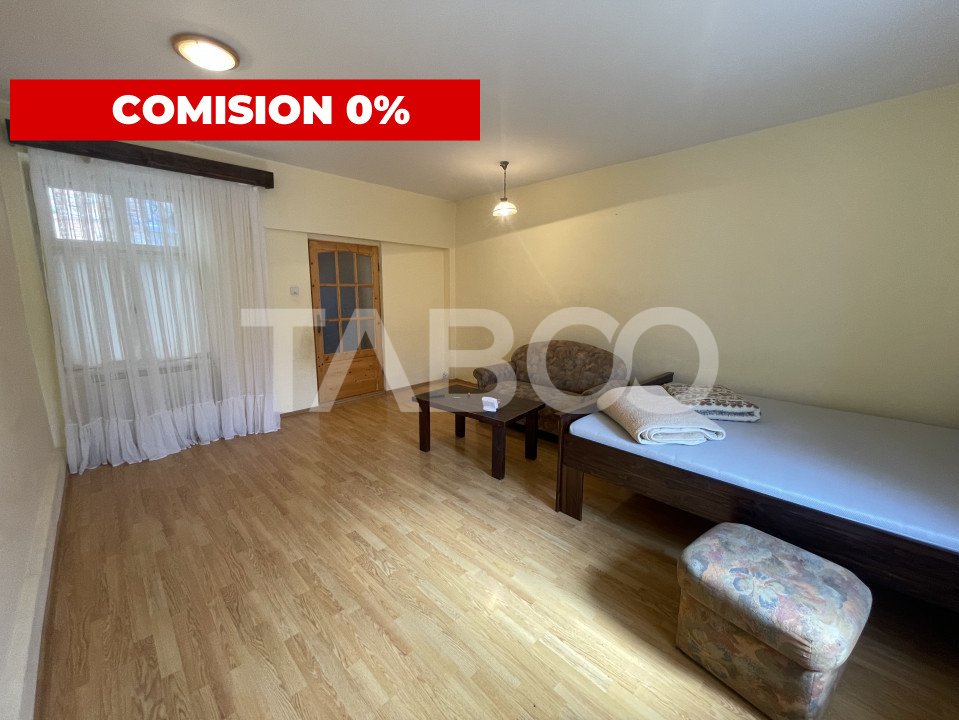 apartament-5-camere-in-centrul-istoric-la-1400-euromp-comision-0-P21592