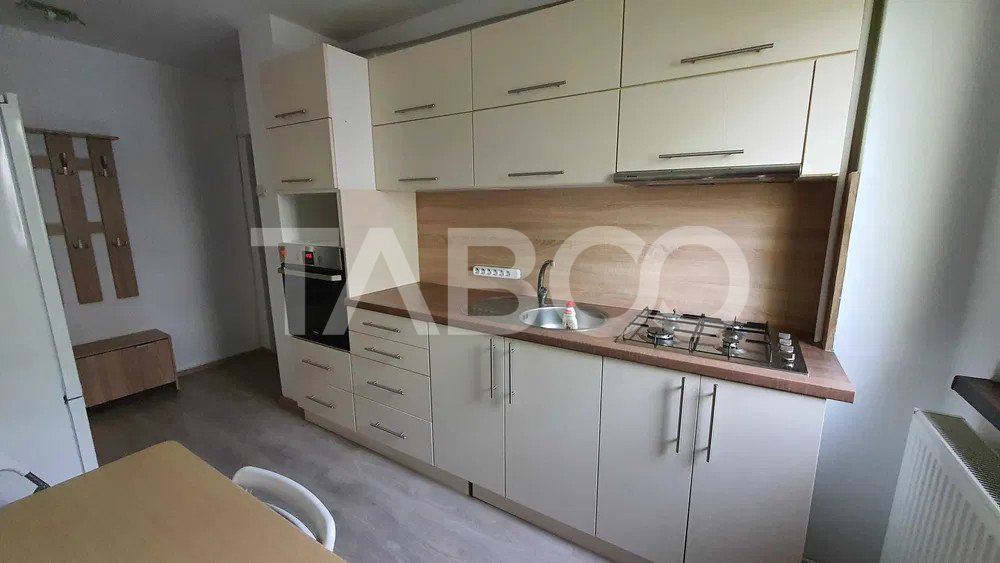 Apartament cu 3 camere de inchiriat in zona Mihai Viteazul