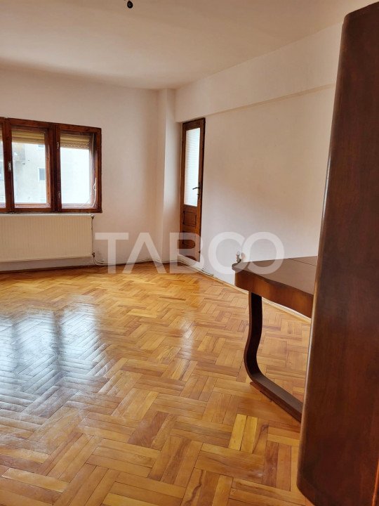 Apartament cu 3 camere etaj 3 de vanzare in Sebes Lucian Blaga