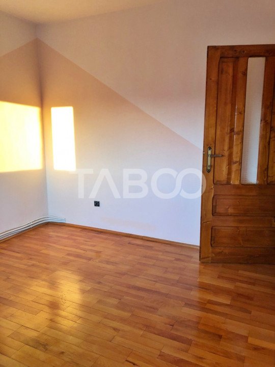 Apartament cu 3 camere etaj 3 de vanzare in Sebes Lucian Blaga