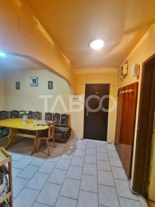 Apartament cu 3 camere etaj 4 de vanzare in Sebes Aleea Parc