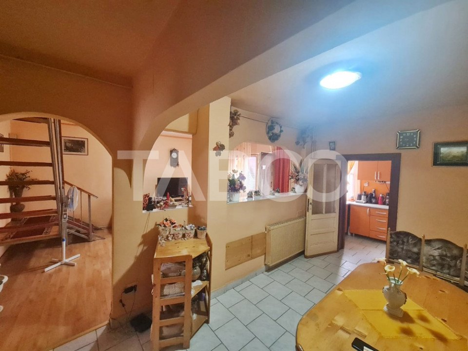 Apartament cu 3 camere etaj 4 de vanzare in Sebes Aleea Parc