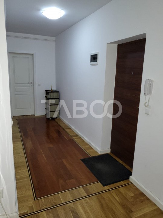 Apartament de inchiriat 3 camere parter balcon loc parcare zona Lupeni