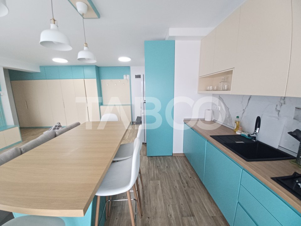 Apartament de inchiriat cu 3 camere si balcon langa centru