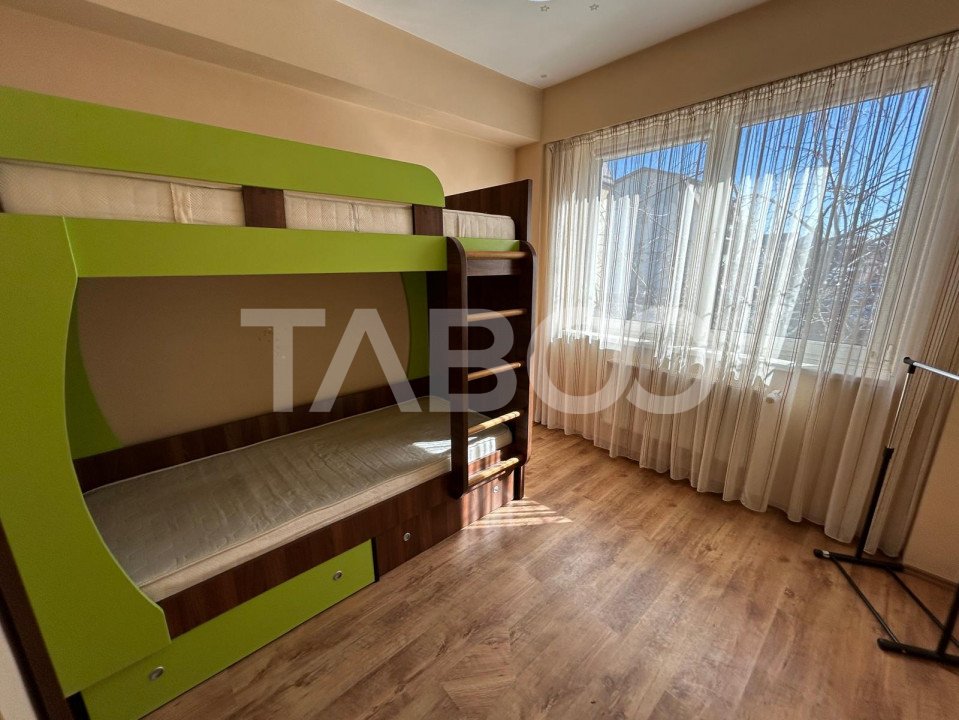 Apartament de inchiriat cu 3 camere si garaj in zona Turnisor 