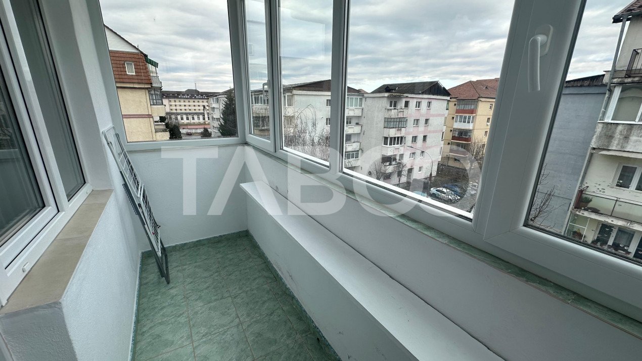 Apartament de inchiriat decomandat 2 camere 55 mpu 2 balcoane