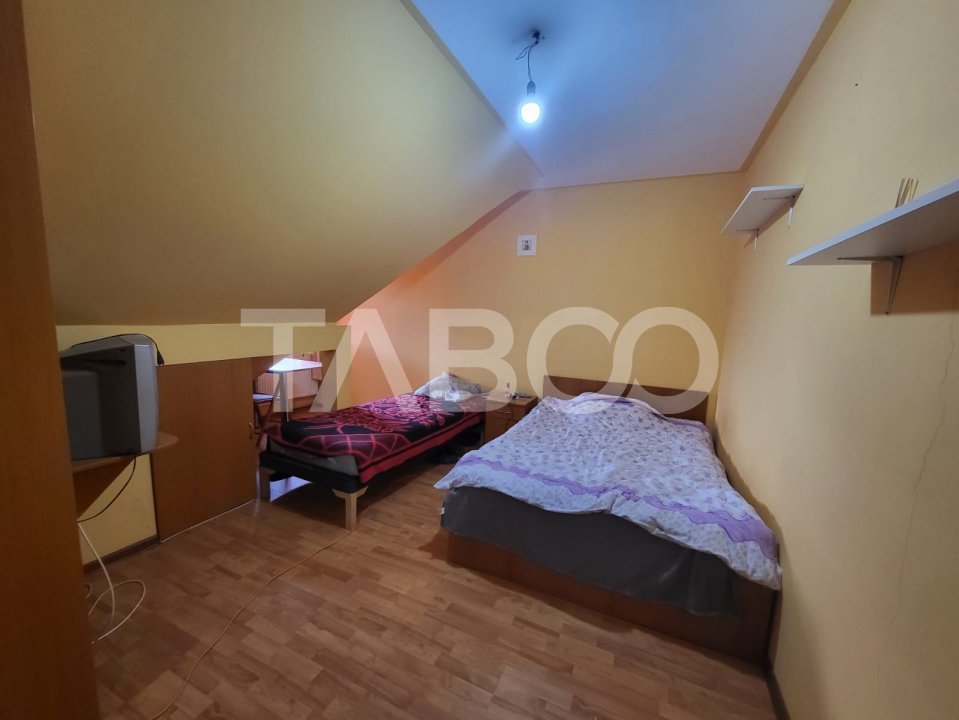 Apartament de vanzare 4 camere pe 2 etaje zona Rahovei 