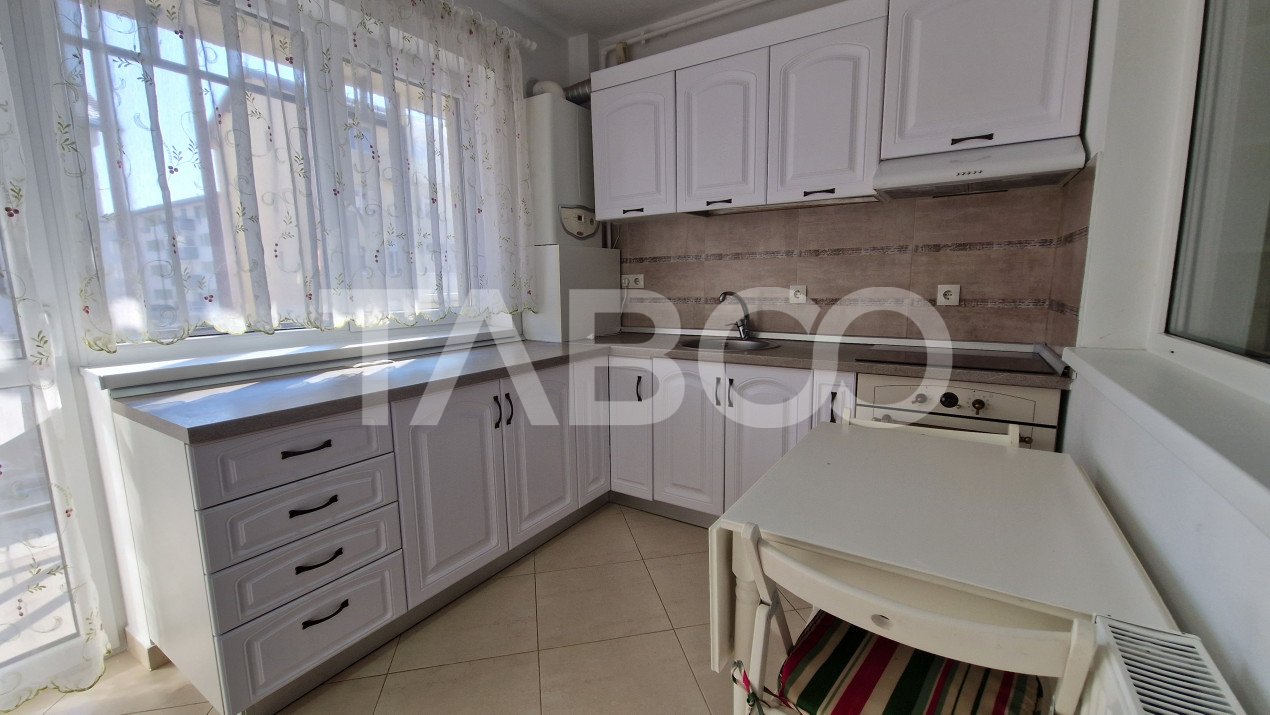 Apartament de vanzare la intrarea in Arhitectilor 3 camere si balcon