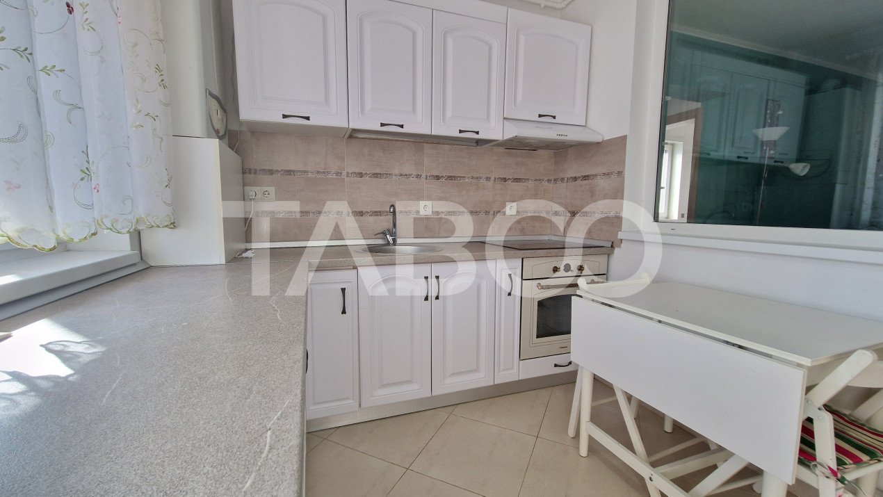 Apartament de vanzare la intrarea in Arhitectilor 3 camere si balcon