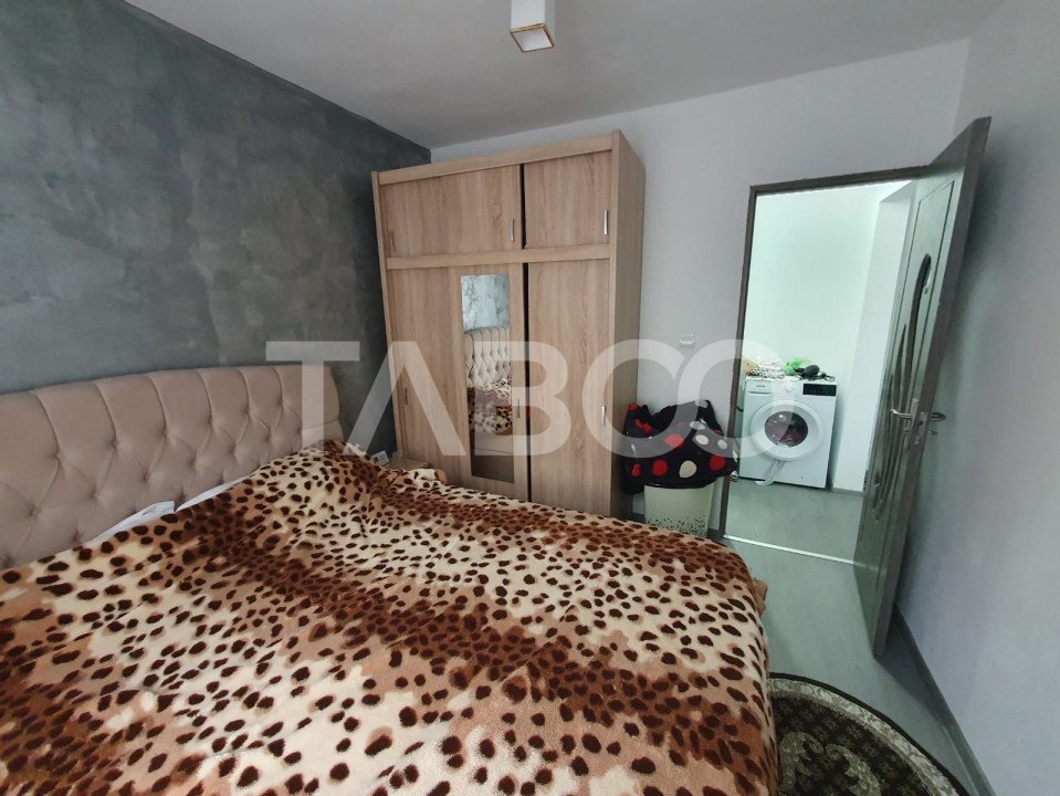 Apartament de vanzare recent renovat 2 camere beci de depozitare