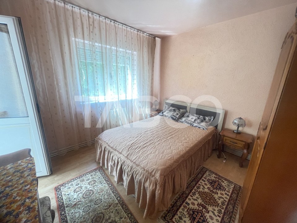 Apartament decomandat 2 camere 51 mpu balcon etaj 3 Vasile Aaron Sibiu