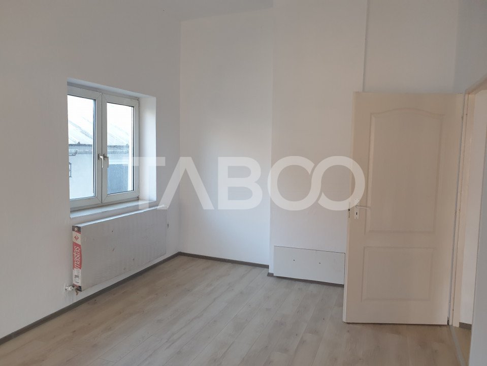 Apartament decomandat 3 camere 120 mpu parter curte Pianu de Jos Alba