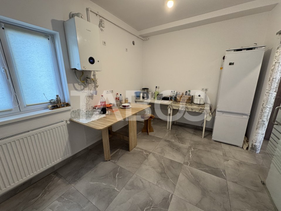 Apartament decomandat 3 camere 2 bai 6 mpu cu 2 parcari Deventer Sibiu