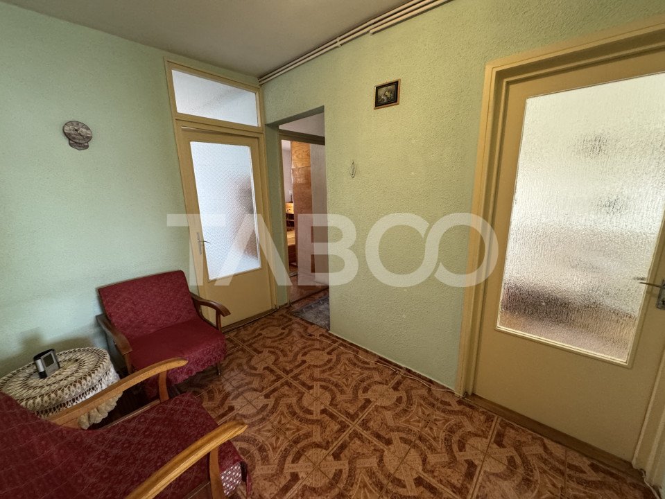 Apartament decomandat cu 3 camere 2 balcoane zona Dumbravii Sibiu