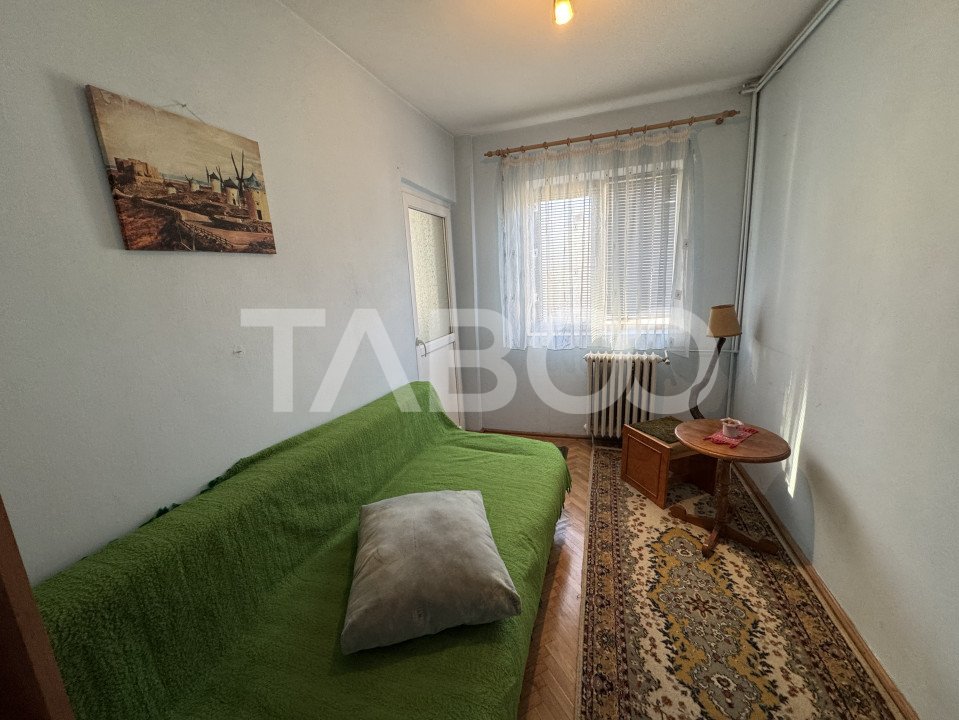 Apartament decomandat cu 3 camere 2 balcoane zona Dumbravii Sibiu