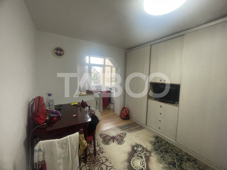 Apartament etaj 1 cu 3 camere si balcon zona Rahovei Sibiu