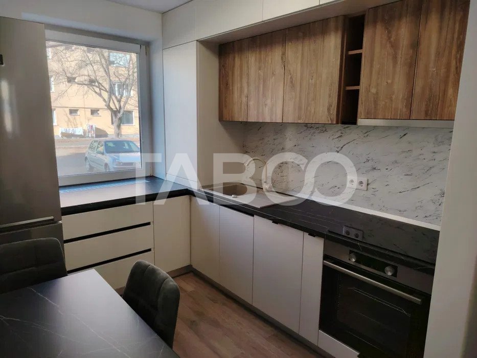 Apartament prima inchiriere 3 camere si balcon Mihai Viteazul