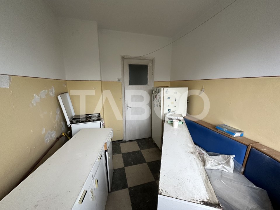 Apartament semidecomandat 2 camere etaj 4 zona Vasile Alecsandri