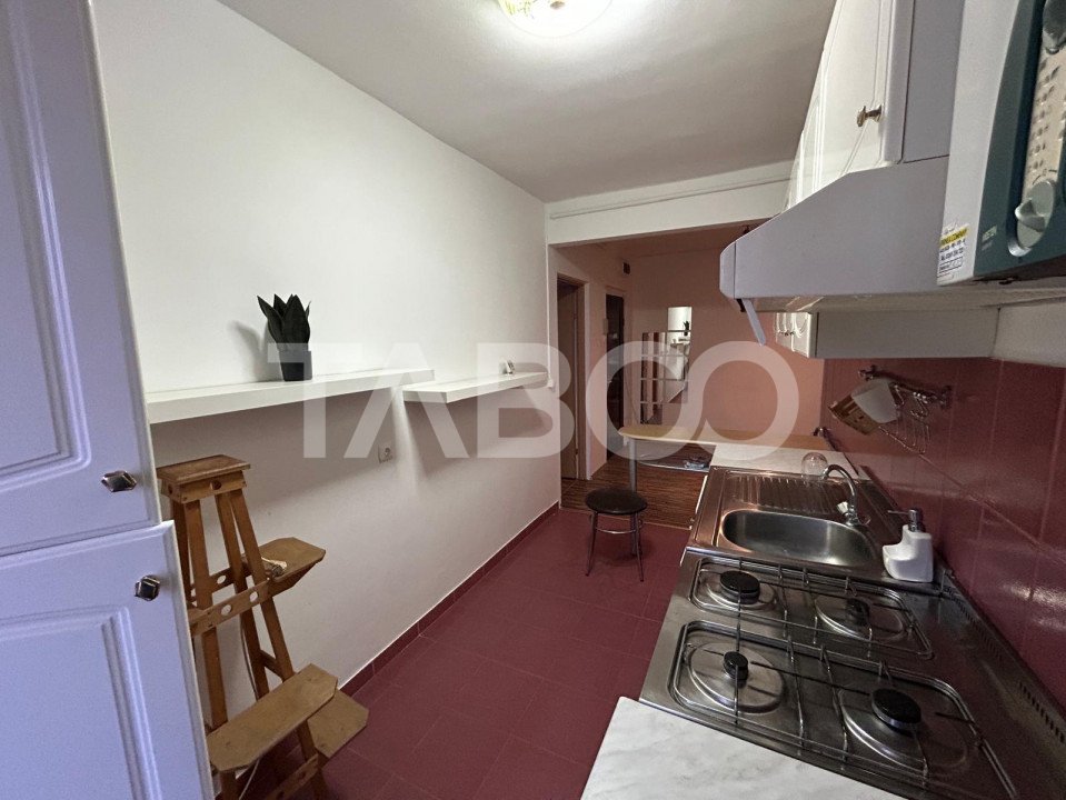 Apartament spatios cu 3 camere si 2 bai in Vasile Aaron