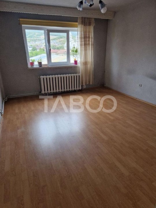 Garsoniera decomandata 30 mpu balcon 3 mp Cetate Alba Iulia